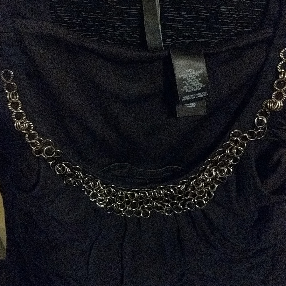 Black top - Picture 2 of 4